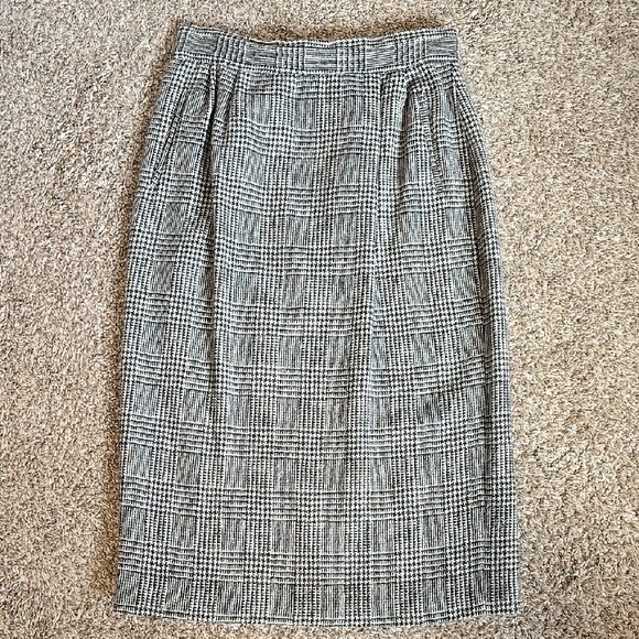 Chiarugi Dresses & Skirts - Vintage Black and Cream Knee-Length Pleated Pencil Skirt Made In Italy